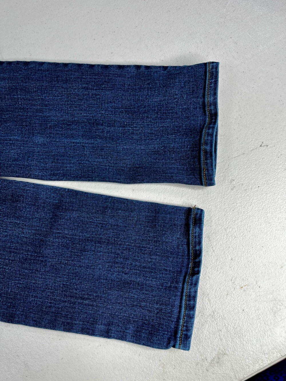 Old Navy Women's Curvy, Mid-rise  Jeans, size 2 - Picture 9 of 12